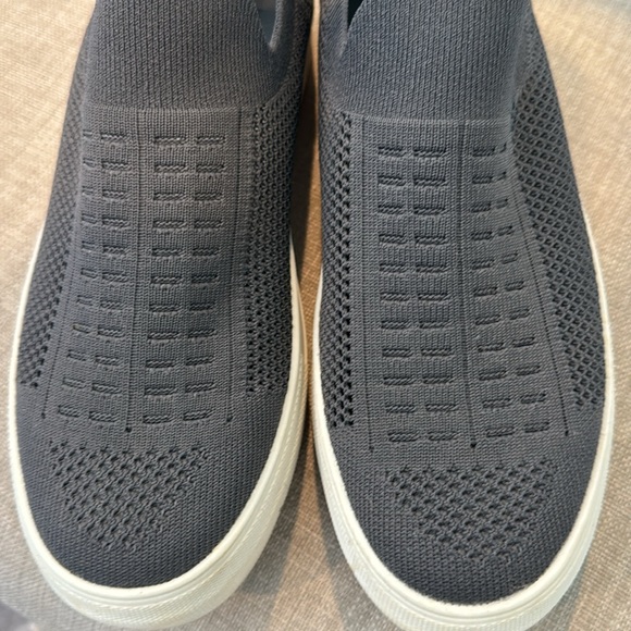Steve Madden Size 7 Gray Shoes Worn Once - Picture 4 of 4